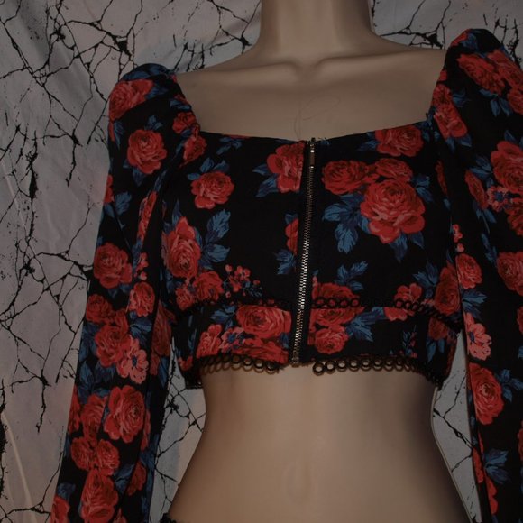 NEW 2 PIECE BLOUSE W/SKIRT Black W/Red/Blue SIZE S FLOWERS BY LOVE BY DESIGN - Picture 2 of 5